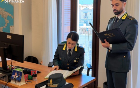 Traffico di sostanze stupefacenti, otto arresti