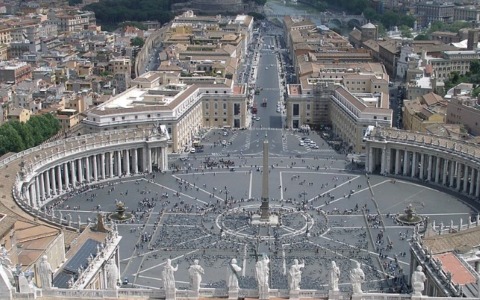 Si accende il Natale, tutte le modifiche alla viabilità per l’8 dicembre