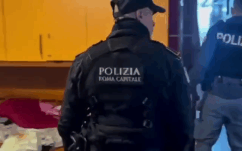 Giovane sequestrato con mani e piedi legati in via Salviati