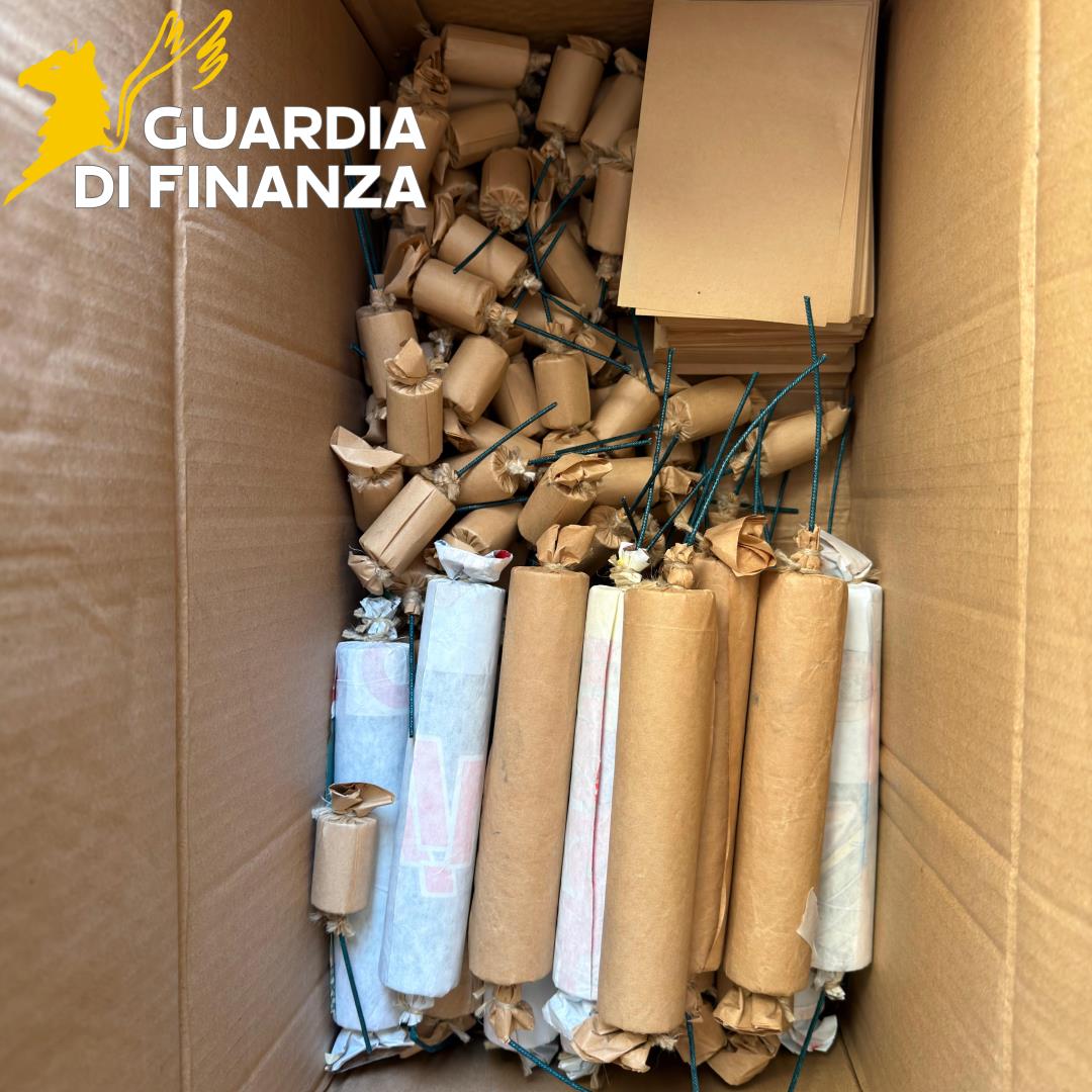 Maxi sequestro di fuochi d’artificio illegali