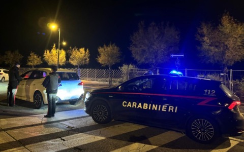 Inseguimento nel centro città, denunciati due giovani per corse pericolose