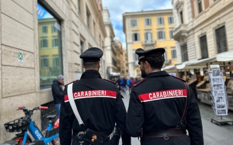Borseggi e gioco d’azzardo in piazza, la stretta dei controlli durante le festività