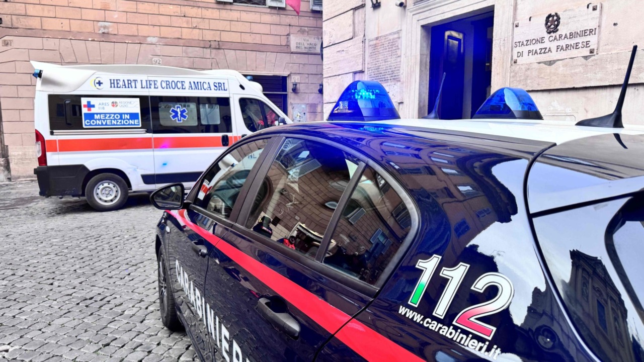 Giovane accoltellato in via Ventimiglia, fermati tre sospettati