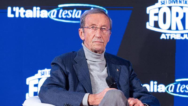 Gli applausi di Atreju a Fini: “E’ un ritorno a casa”