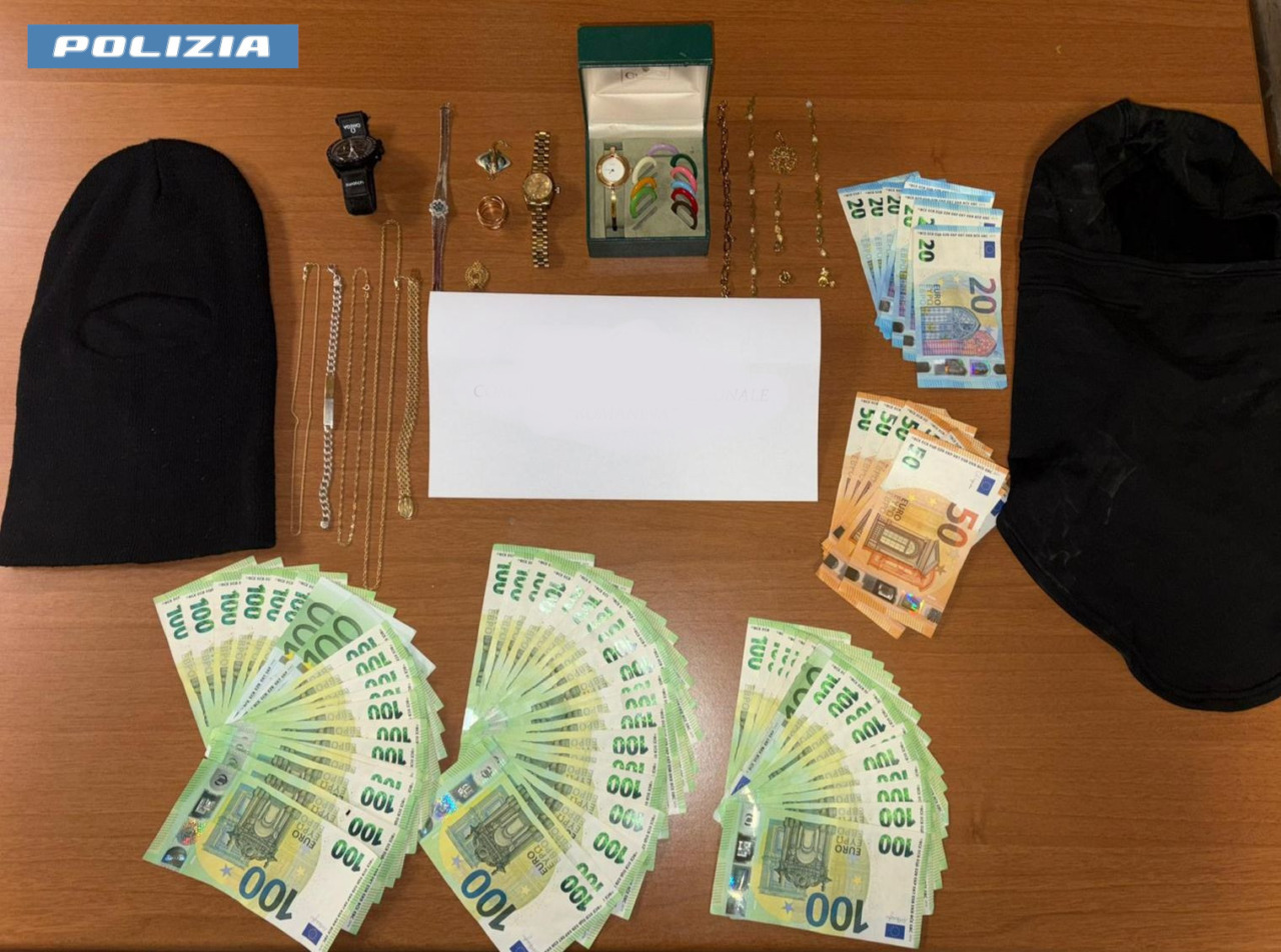 Furto in villa, arrestati dopo l’inseguimento due giovani cileni