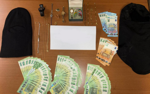 Furto in villa, arrestati dopo l’inseguimento due giovani cileni