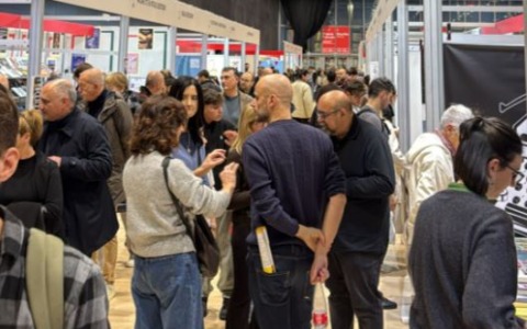 Stand oscurati e Bella Ciao, la protesta a “Più Libri Più Liberi”