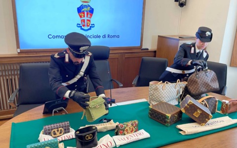 Boutique Valentino e Louis Vitton, restituite le borse di lusso rubate per quasi 400.000 euro