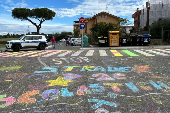 Otto nuove strade scolastiche nella Capitale, via libera dalla Giunta