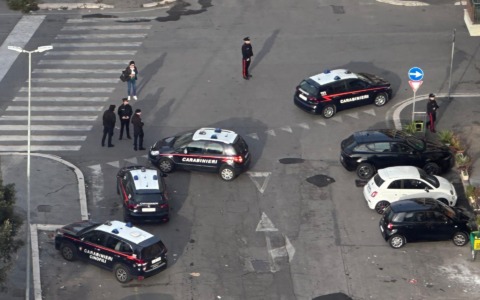 Controlli a Ostia: 4 arresti e 8 denunce durante l’operazione dei Carabinieri