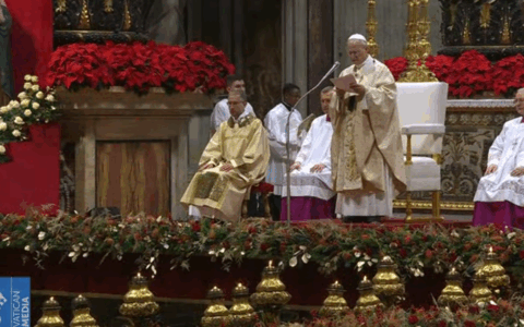 Natale, prima messa del “giorno” per Papa Leone