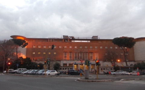 Asportato un grande meningioma ad una donna incinta. Mamma e bimbo stanno bene