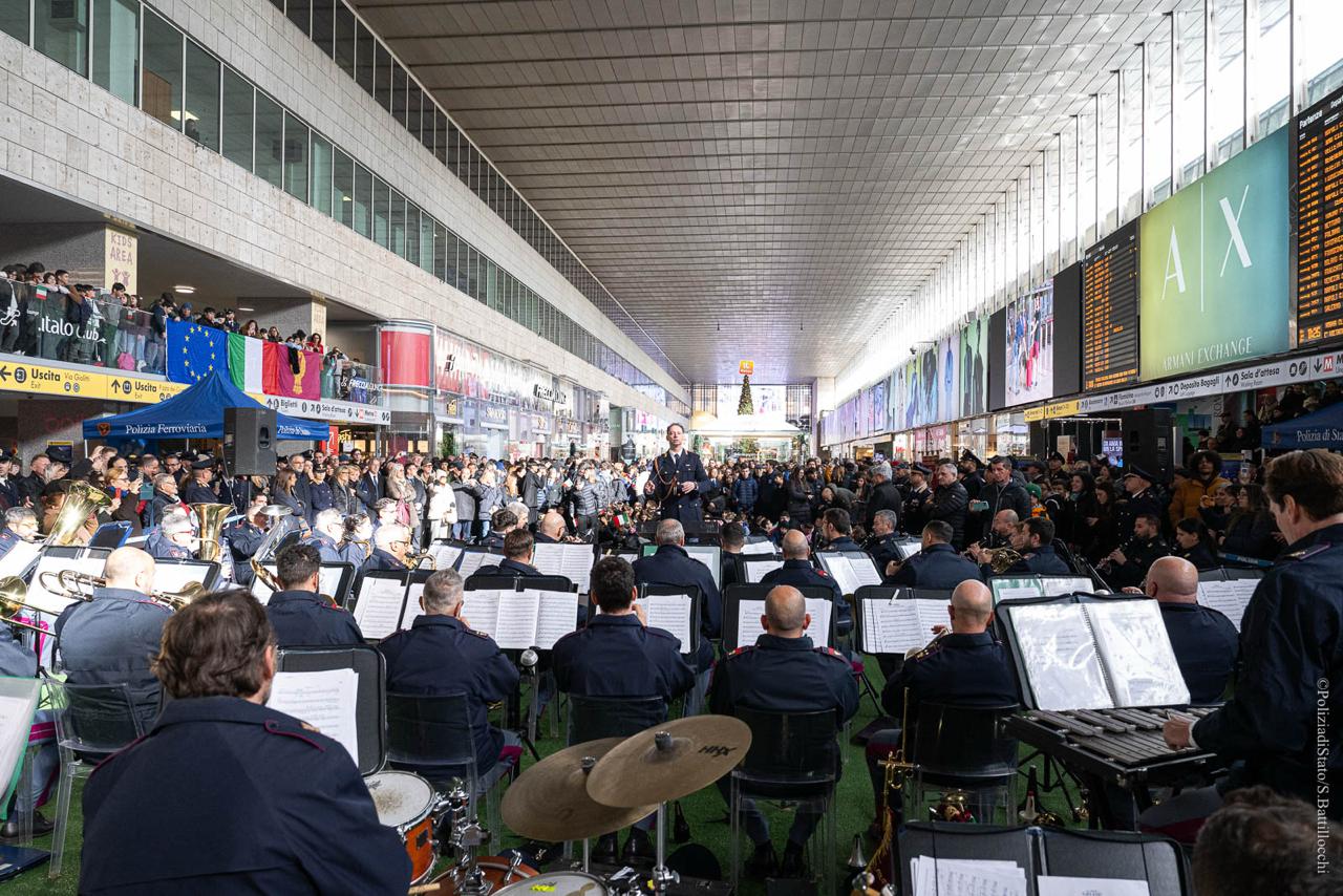 Il Concerto di Natale della Fanfara della Polizia di Stato: Musica e Solidarietà