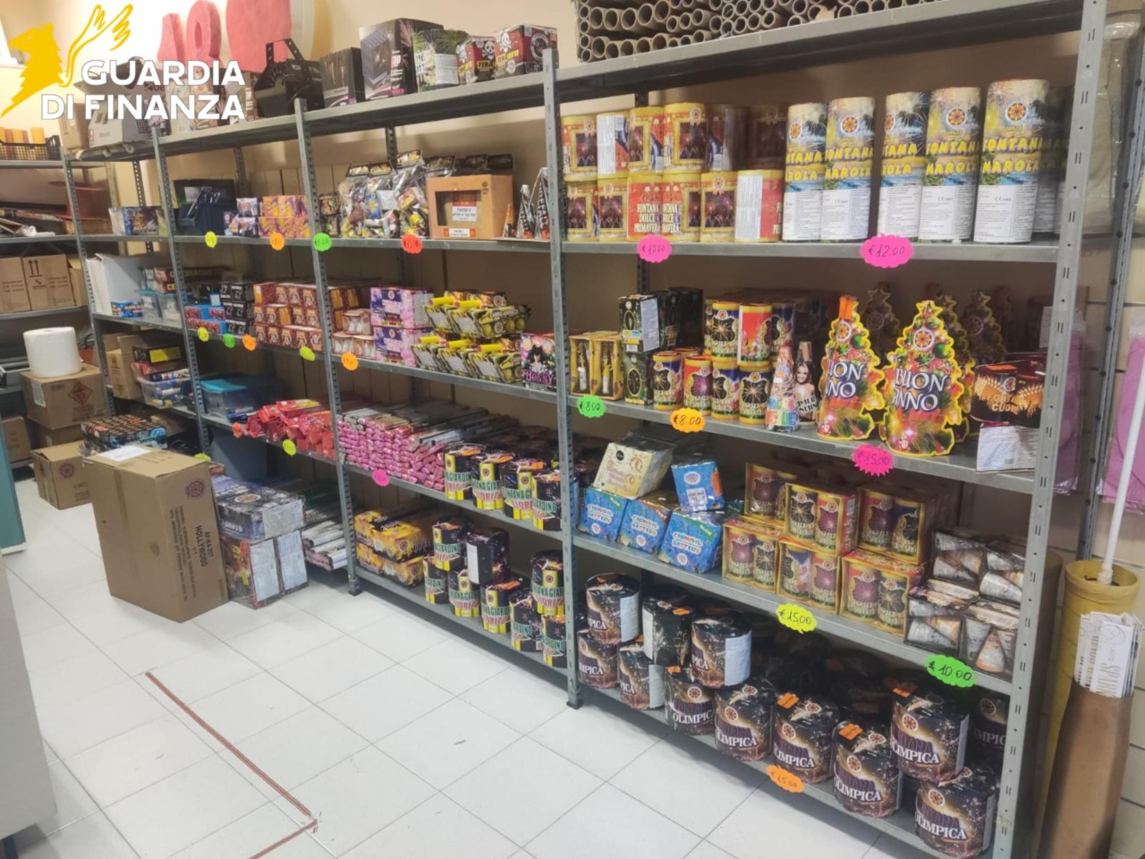 Sequestrati 3 tonnellate di fuochi