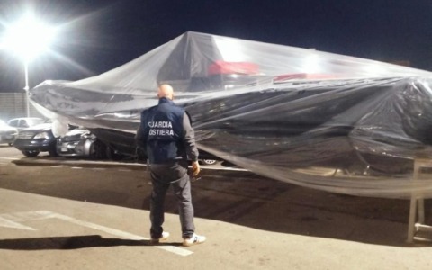 Recuperato e sequestrato un gommone del valore di 200 mila euro risultato rubato