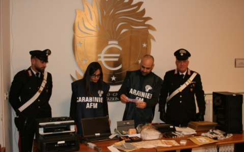 Smantellata una stamperia clandestina di euro falsi