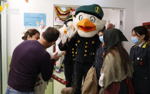 Doni e sorrisi per i bambini del reparto di oncologia pediatrica del policlinico “Agostino Gemelli”