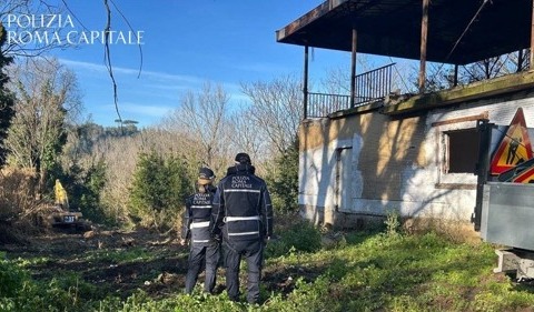 Degrado e illegalità, doppia operazione di bonifica