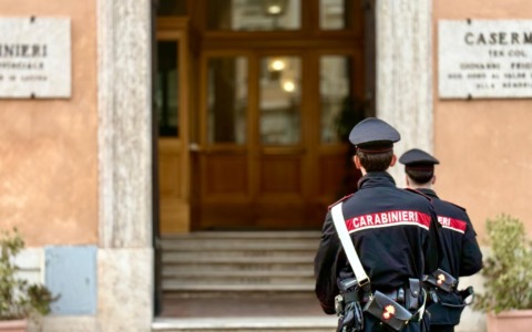 Carabinieri fuori servizio sventano due furti, arrestati borseggiatori in centro e a Talenti