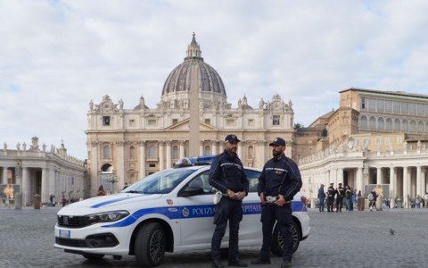 Oggi la chiusura della Porta Santa a San Pietro, divieti di transito a partire dalle 6