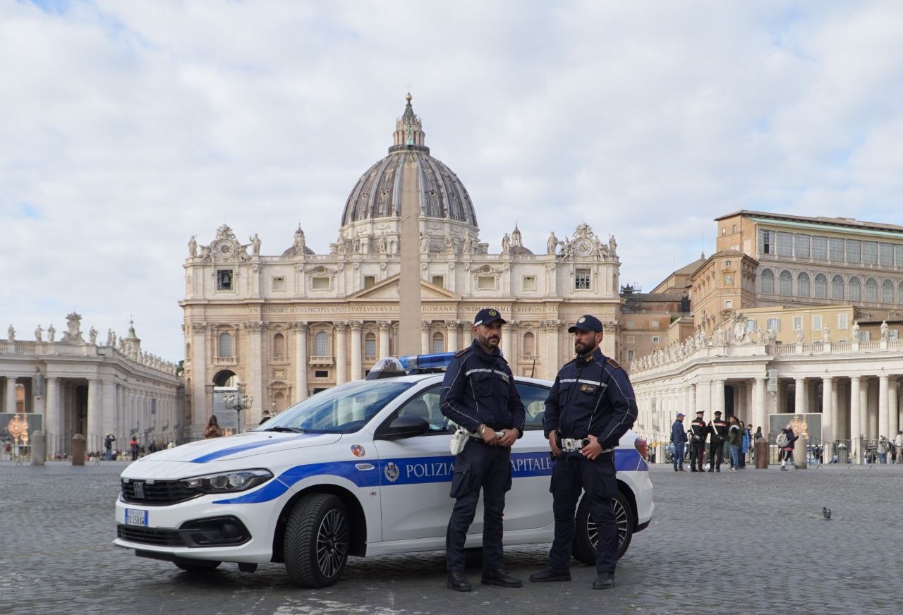 Oggi la chiusura della Porta Santa a San Pietro, divieti di transito a partire dalle 6