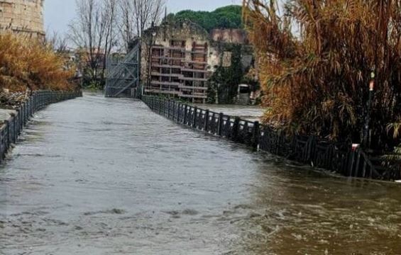 Maltempo, esondato il fiume Aniene. Allagamenti in diversi quartieri
