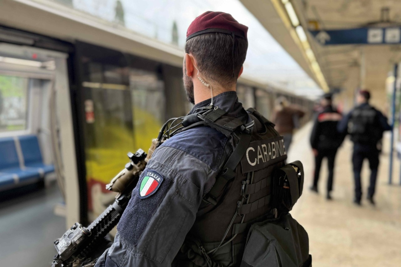 Garbatella, maxi controllo dei carabinieri tra Ostiense e Piramide. Due arresti e sei denunce