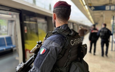 Garbatella, maxi controllo dei carabinieri tra Ostiense e Piramide. Due arresti e sei denunce