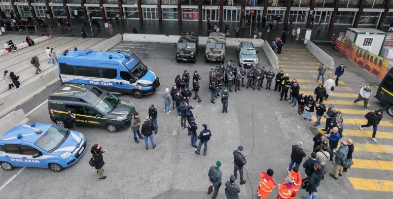 Maxioperazione della polizia a Termini, 4 arresti e 500 identificati