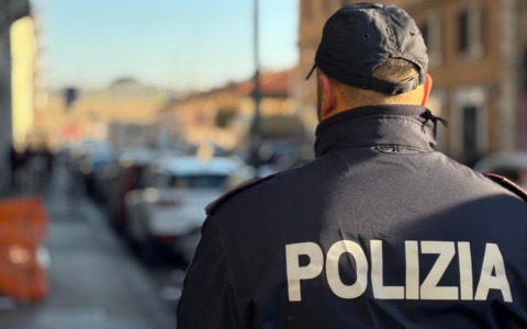 Furti e rapine, 10 arresti della Polizia. Nel mirino abitazioni e negozi