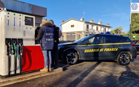 Distributori di carburante e depositi commerciali, i controlli nel 2025