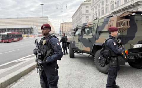 Aggressione a Termini, funzionario pestato per errore: scambiato per un militare