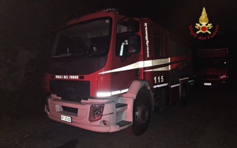 Incendio in un appartamento nella notte, nessun ferito