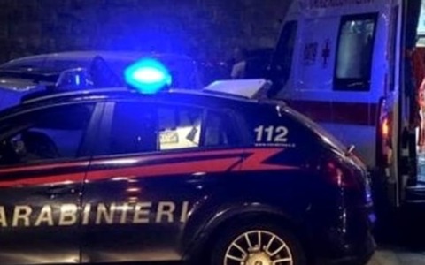 Incendio in un appartamento, salvata dai Carabinieri una donna con una scala di fortuna