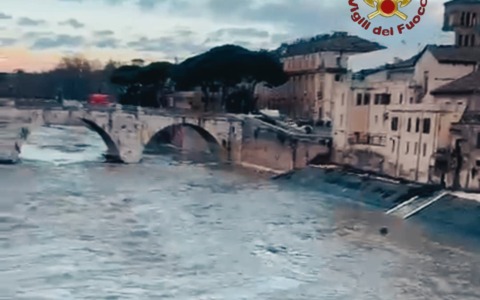 Maltempo, quasi 2.000 interventi dei vigili del fuoco nella Capitale e provincia