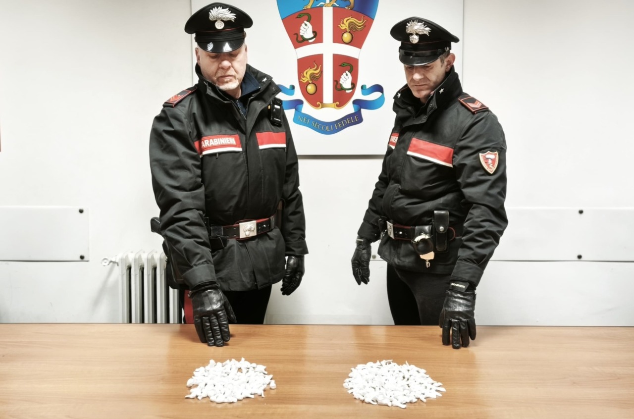 Spaccio di droga, arrestate sei persone dai carabinieri