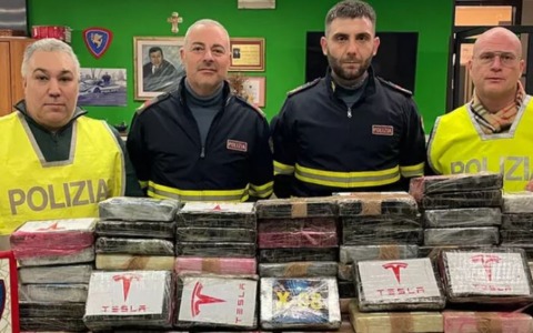 Maxi sequestro di cocaina, 111 chili all’interno di un autotreno, un arresto