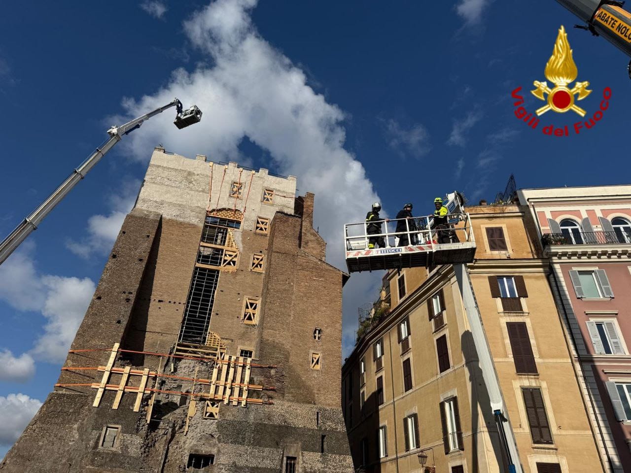 Il crollo della Torre dei Conti, salgono a 9 gli indagati