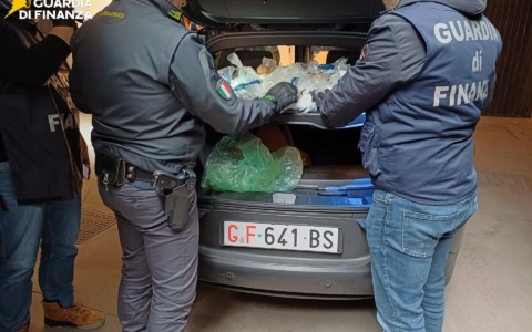 Sequestrati 7 chili di cocaina, due arresti