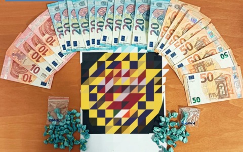 Droga a domicilio e punti d’incontro “fantasma”, 16 arresti e oltre 3,5 chili sequestrati