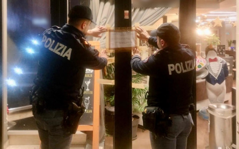Uscite di sicurezza ostruite, sequestrati tre club della movida romana