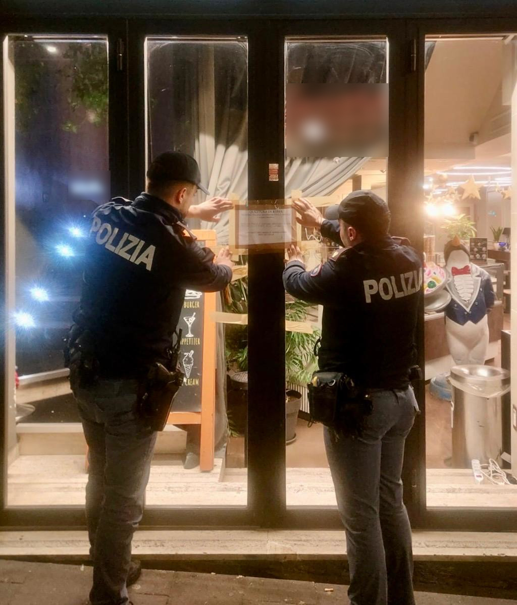 Uscite di sicurezza ostruite, sequestrati tre club della movida romana