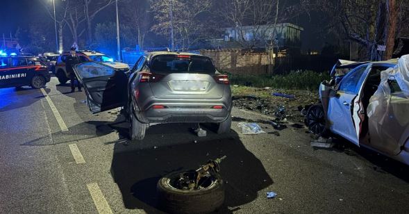 Scontro frontale, resta grave il figlio dei coniugi morti