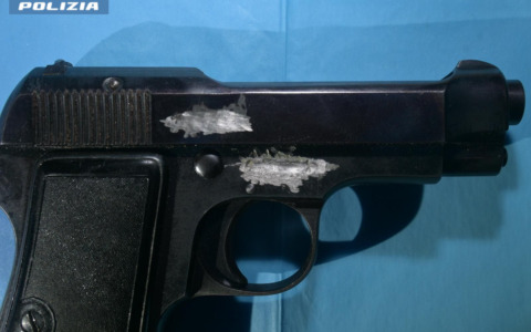 Colpi di pistola e fuga nella notte, arrestato dalla Polizia di Stato