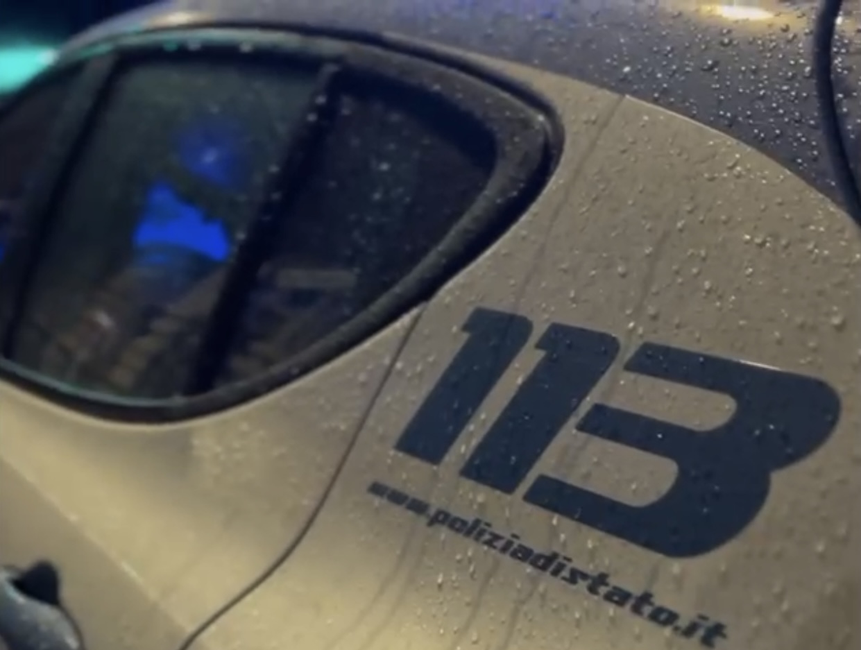 Pusher arrestato dalla Polizia di Stato. Sequestrati 73 mila euro