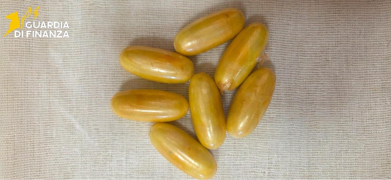 Cocaina ingerita in ovuli, arrestata una donna sudamericana