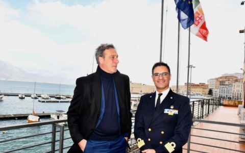 Acampora incontra il comandante della Capitaneria di Porto Monetti