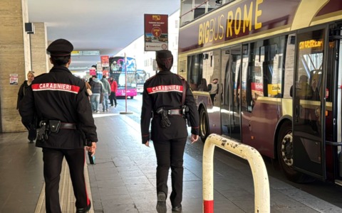 Controlli a Termini, arrestate sei persone, sequestrati 80 kg di cibo non tracciato