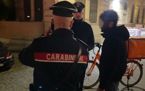 Ruba la bici al rider, arrestato dai carabinieri un 27enne