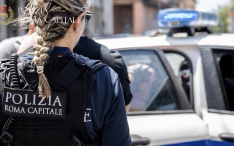 Aggressione in strada, intervento decisivo degli agenti